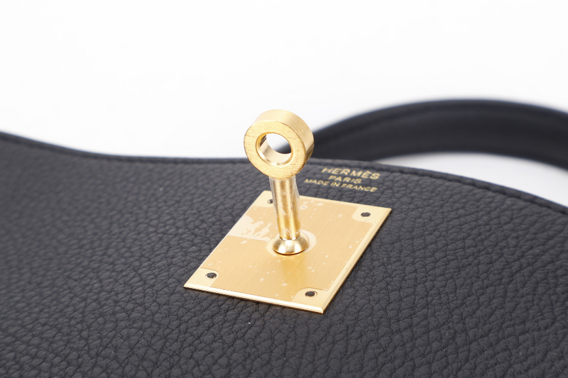 HERMES KELLY 28 BLACK TOGO BRUSHED GOLD HARDWARE STAMP K (YEAR 2025) WITH STRAPS, KEYS & LOCK, DUST COVER AND BOX