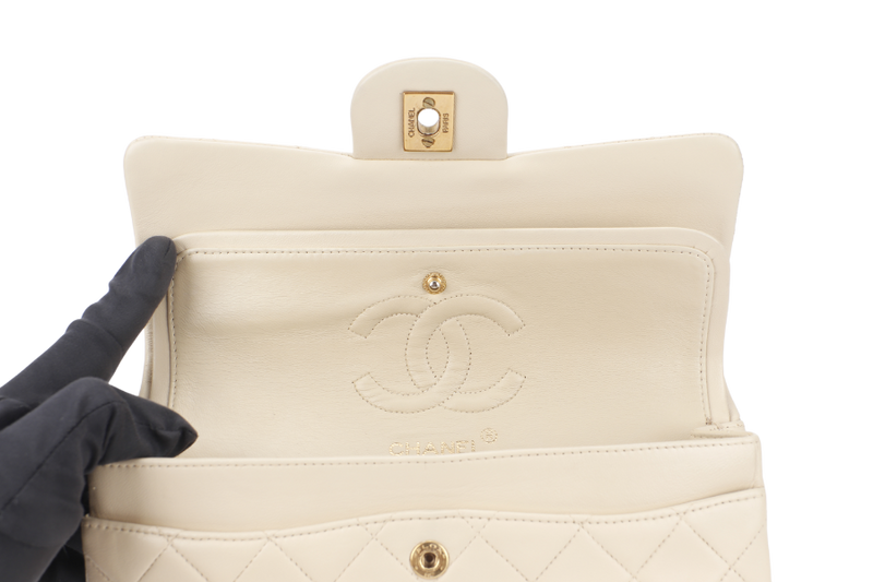 CHANEL VINTAGE CLASSIC FLAP MEDIUM BEIGE LAMBSKIN GOLD HARDWARE (300xxxx) NO CARD AND NO DUST COVER