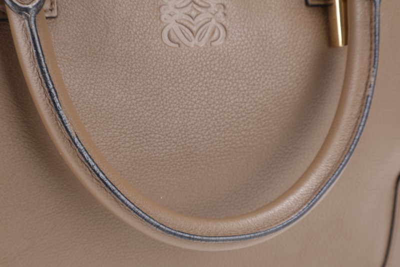 LOEWE AMAZONIA LARGE BROWN SMOOTH CALF LEATHER WITH KEYS AND LOCK