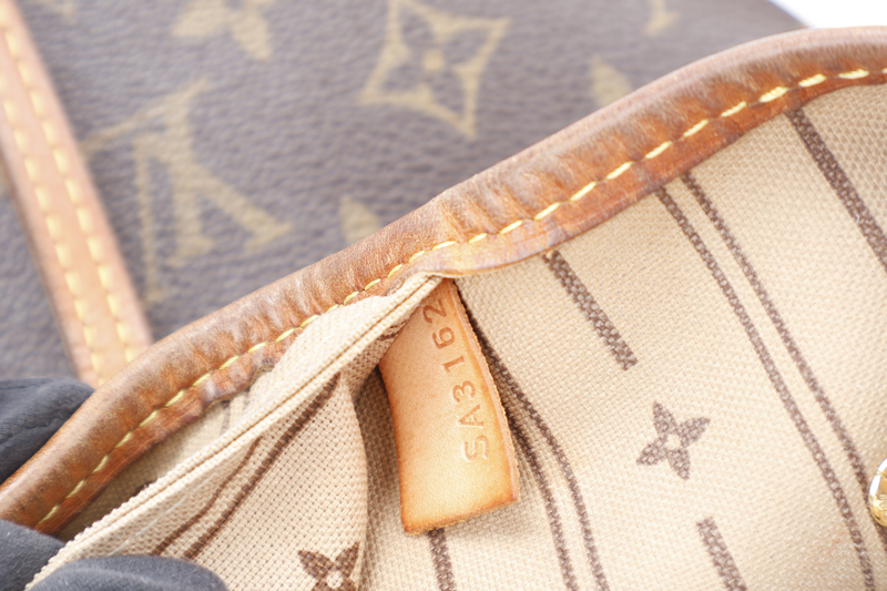LOUIS VUITTON M46975 NEVERFULL MM MONOGRAM CANVAS GOLD HARDWARE WITH DUST COVER