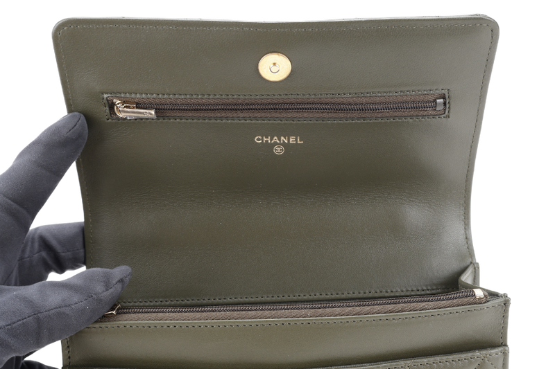 CHANEL PICK ME UP TOP HANDLE WOC GREEN LAMBSKIN GOLD HARDWARE (P45Txxxx) WITH DUST COVER, BOX AND PAPER BAG
