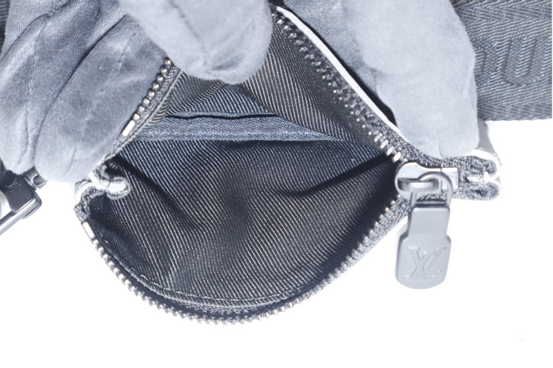 LOUIS VUITTON M46603 TRIO MESSENGER GREY MONOGRAM SHADOW BHW WITH DUST COVER