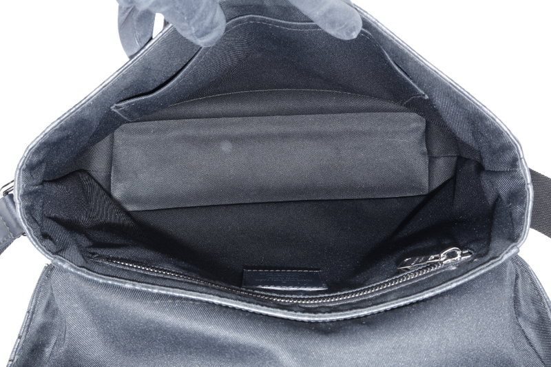 LOUIS VUITTON M40511 MESSENGER VOYAGER PM MONOGRAM ECLIPSE CANVAS SILVER HARDWARE NO DUST COVER