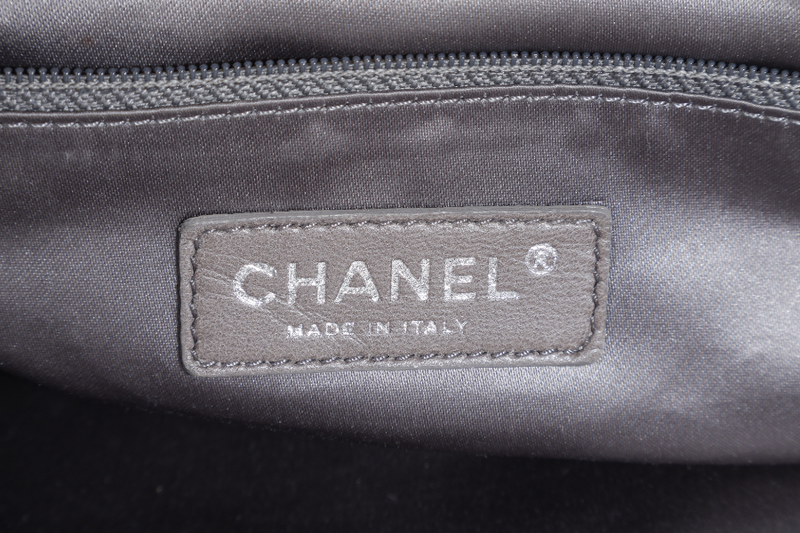 CHANEL MADEMOISELLE LOCK EAST WEST (1257xxxx) SHOPPING TOTE GREY CALFSKIN SILVER HARDWARE NO DUST COVER