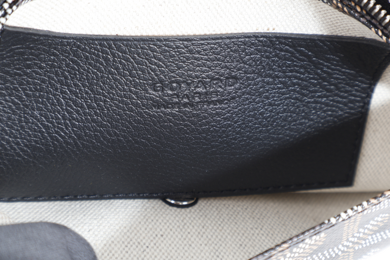 GOYARD PLUMET IN BLACK GOYARDINE WITH DUST COVER