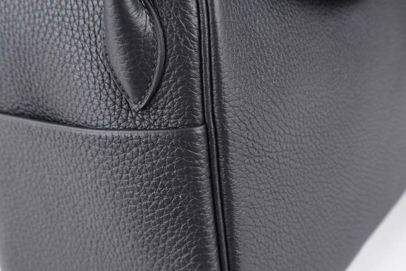 HERMES LINDY 26 BLACK CLEMENCE LEATHER SILVER HARDWARE STAMP Z (YEAR 2021) WITH DUST COVER, BOX AND FELT COVER