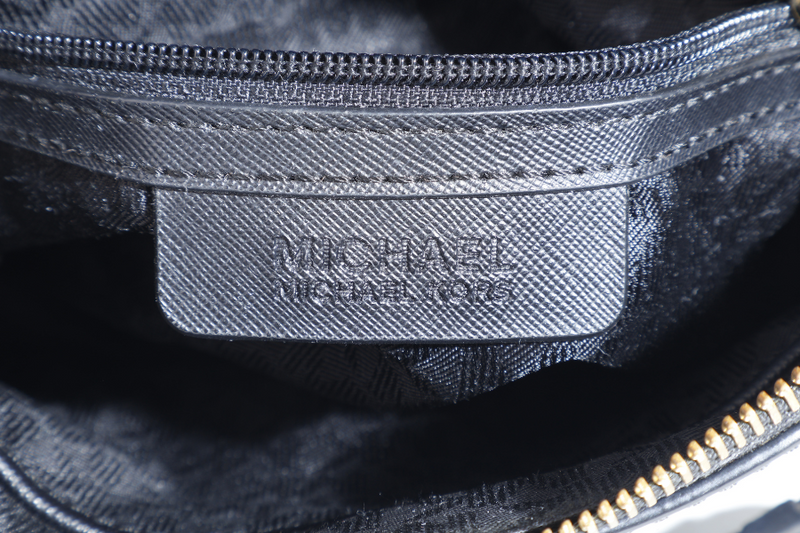 MICHAEL KORS SLING BAG BLACK LEATHER GOLD HARDWARE WITH DUST COVER