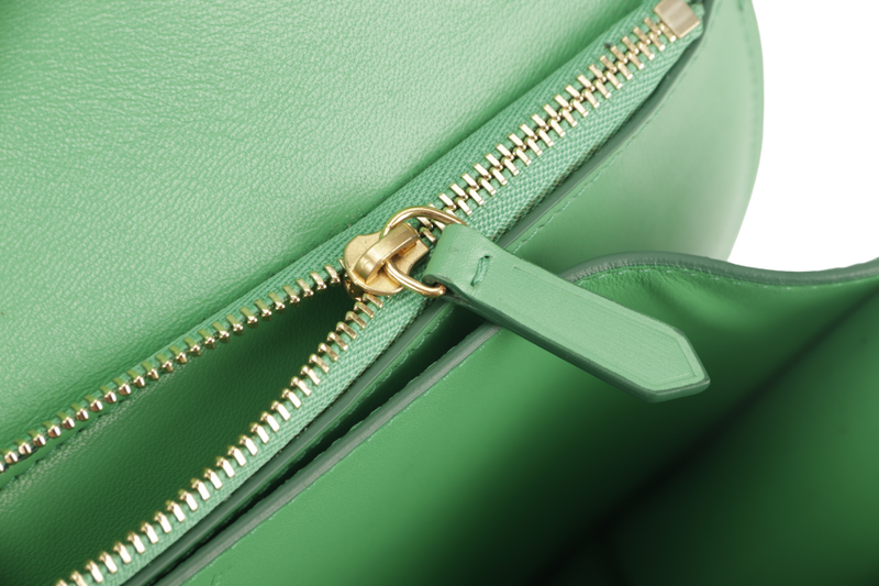 CELINE GREEN GOATSKIN MEDIUM CLASSIC BOX FLAP BAG IN PALM GOLD HARDWARE WITH STRAPS, DUST COVER AND BOX