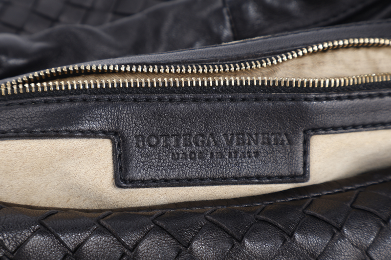 BOTTEGA VENETA INTERCCIATO HOBO BLACK LEATHER SILVER HARDWARE NO DUST COVER