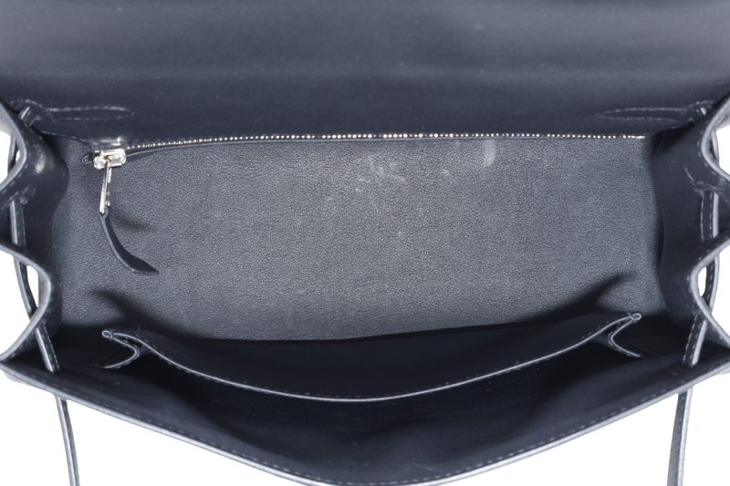 HERMES KELLY 25 PADDED SELLIER STAMP Z (YEAR 2021) BLACK SWIFT LEATHER SILVER HARDWARE WITH STRAP, KEYS, LOCK AND DUST COVER