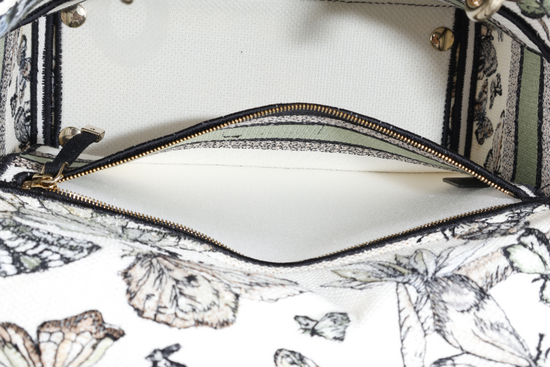 CHRISTIAN DIOR LADY DIOR MEDIUM LADY D-LITE BAG (50-MA-0293) GOLD HARDWARE WITH STRAPS, CARD AND DUST COVER