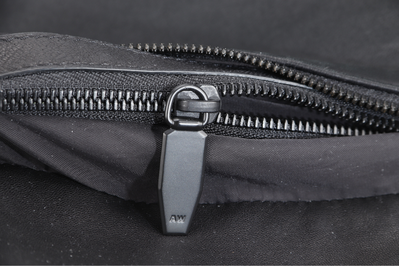 ALEXANDER WANG BLACK NAPPA LEATHER MESSENGER BAG WITH DUST COVER