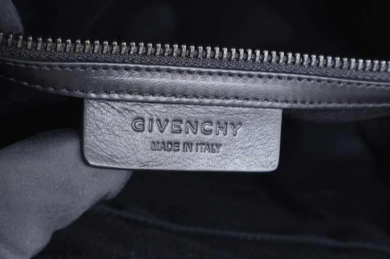 GIVENCHY ANTIGONA MEDIUM BLACK LEATHER GOLD HARDWARE WITH DUST COVER