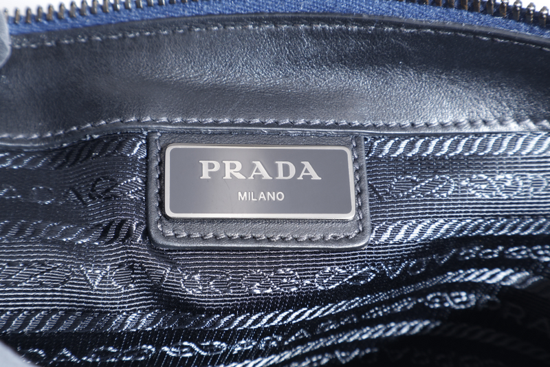 PRADA BORSELLO DARK BLUE GRAIN CALFSKIN CLUTCH SILVER HARDWARE WITH DUST COVER