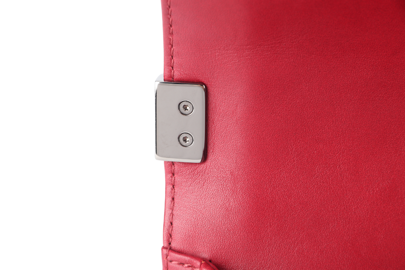 CHANEL LEBOY RED CHEVRON WITH GLITTERS LINE SILVER HARDWARE (2038xxxx) WITH CARD AND BOX