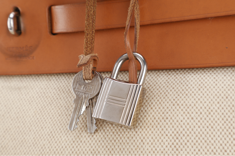 HERMES HERBAG SHOULDER BAG IN BEIGE CANVAS AND BROWN LEATHER STAMP D SQUARE (YEAR 2000) SILVER HARDWARE WITH DUST COVER