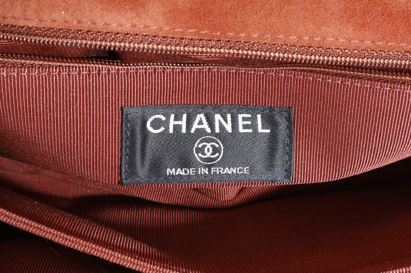 CHANEL CHOCOLATE BAR REISSUE SHOULDER BAG (617xxxx) BROWN SUEDE BRUSHED SILVER HARDWARE NO DUST COVER