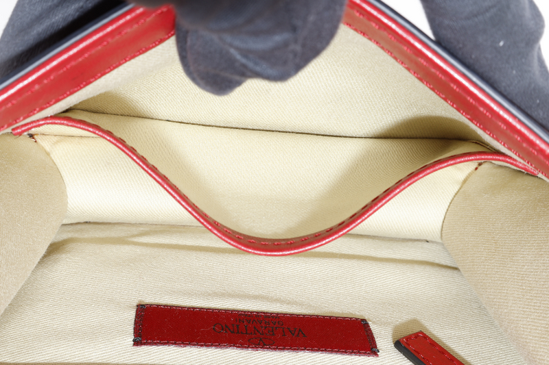 VALENTINO GARAVANI GLAM LOCK ROCKSTUD RED LEATHER GOLD HARDWARE WITH DUST COVER