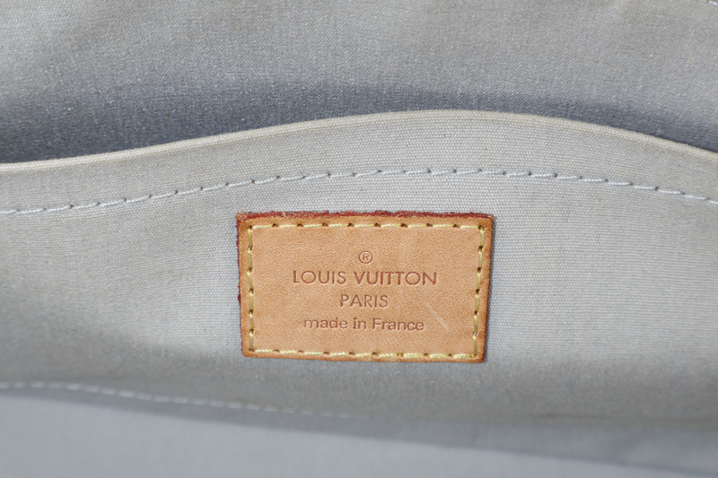 LOUIS VUITTON M93508 ROSEWOOD AVENUE PERLE VERNIS SHOULDER BAG WITH DUST COVER