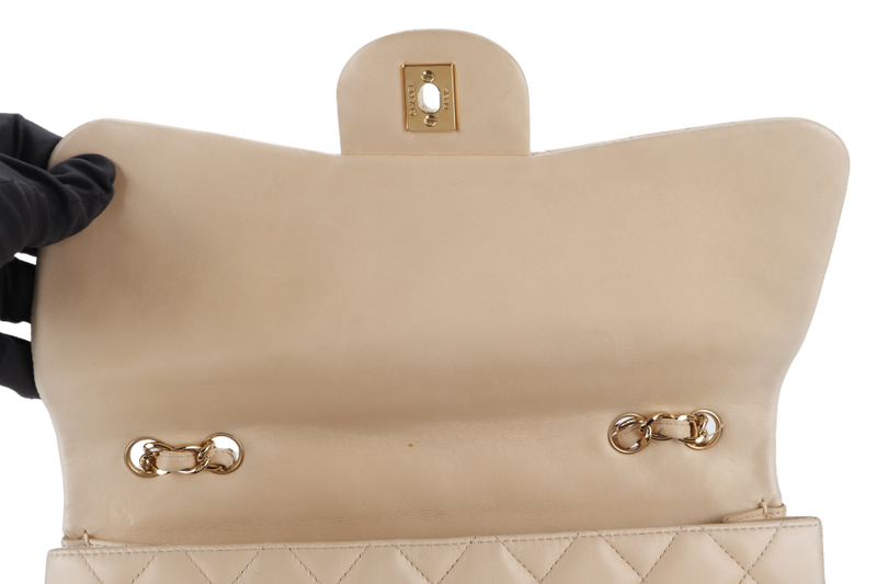 CHANEL CLASSIC SINGLE FLAP (1309xxxx) JUMBO BEIGE LAMBSKIN GOLD HARDWARE WITH CARD