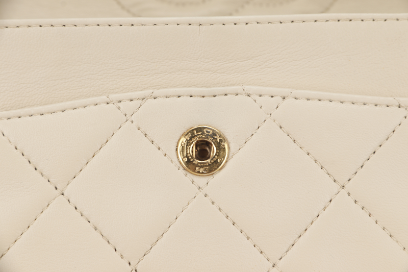 CHANEL VINTAGE CLASSIC FLAP MEDIUM BEIGE LAMBSKIN GOLD HARDWARE (300xxxx) NO CARD AND NO DUST COVER