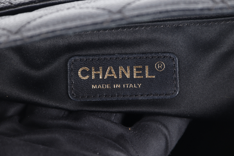 CHANEL GST (2039xxxx) BLACK CAVIAR LEATHER GOLD HARDWARE WITH DUST COVER AND CARD