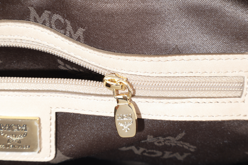 MCM BOSTON LIGHT BEIGE MONOGRAM CANVAS GOLD HARDWARE WITH KEYS, LOCK AND DUST COVER
