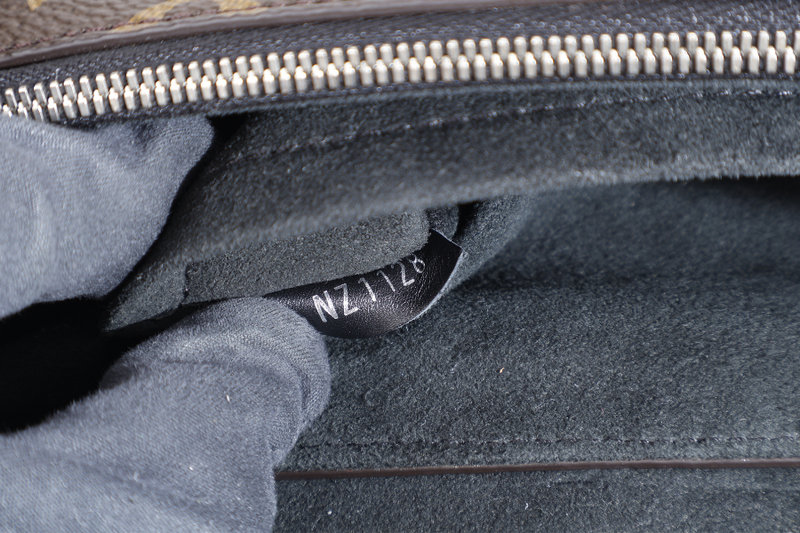 LOUIS VUITTON M44115 CHAIN IT BLACK CALFSKIN x MONOGRAM SILVER HARDAWARE, GOLD HARDWARE WITH STRAPS AND DUST COVER