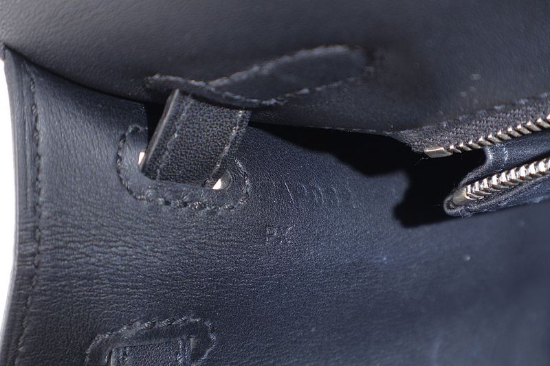 HERMES KELLY 25 PADDED SELLIER STAMP Z (YEAR 2021) BLACK SWIFT LEATHER SILVER HARDWARE WITH STRAP, KEYS, LOCK AND DUST COVER