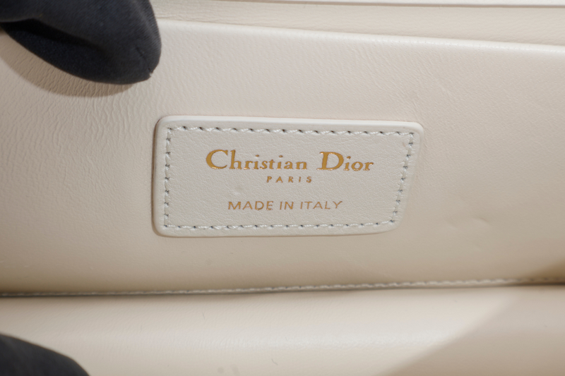 CHRISTIAN DIOR 30 MONTAIGNE EAST-WEST BAG LIGHT LATTE CALFSKIN GOLD HARDWARE WITH DUST COVER AND BOX