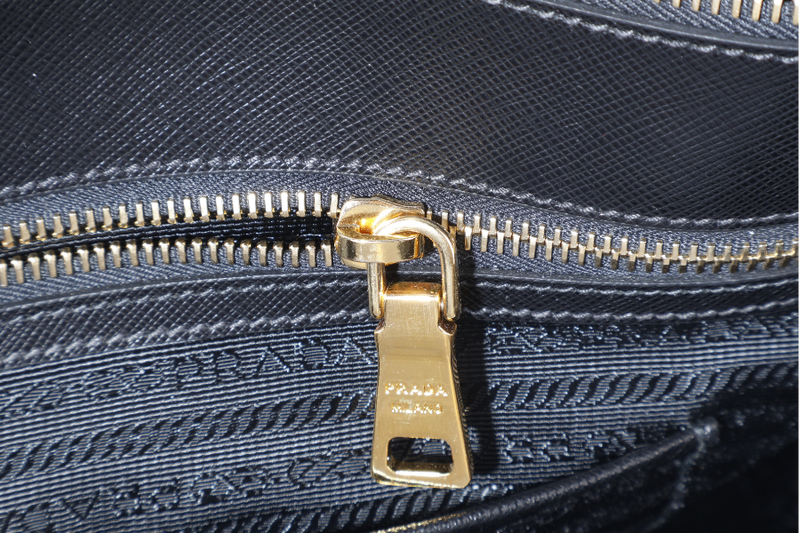 PRADA BN1786 DOUBLE ZIP TOTE BAG BLACK SAFFIANO LUX LEATHER GOLD HARDWARE WITH DUST COVER AND CARD