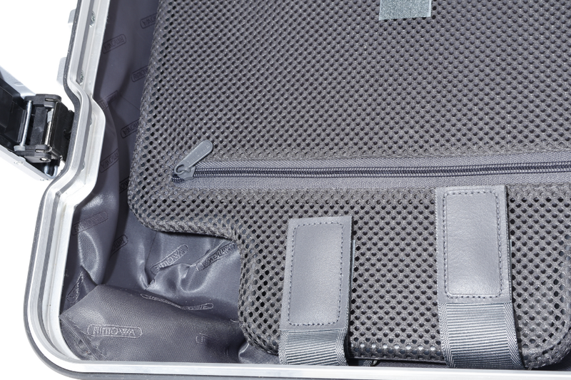 RIMOWA CABIN 19_ LUGGAGE IN A ALUMINIUM NIGHT BLUE SILVER HARDWARE