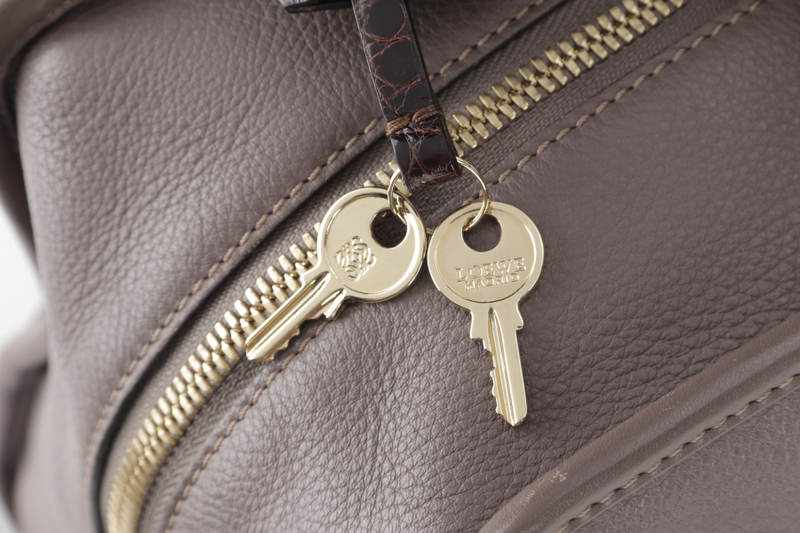 LOEWE AMAZONA (011403) EMBOSSED SNAKE HANDLE BROWN CALFSKIN GOLD HARDWARE WITH DUST COVER