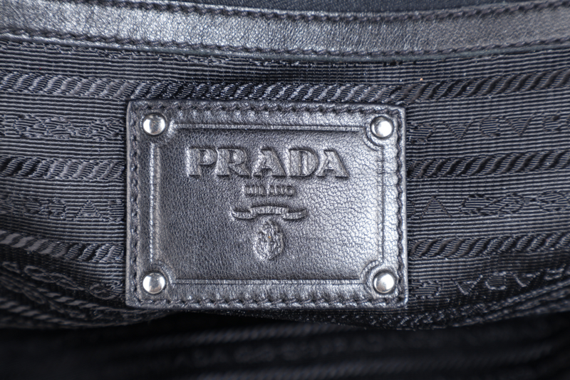 PRADA GAUFRE BLACK NYLON SHOULDER BAG BLACK RESIN CHAIN WITH DUST COVER