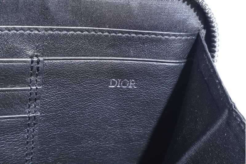 CHRISTIAN DIOR GRAINED BLACK CALFSKIN ICON ZIPPED POUCH WITH STRAPS NO DUST COVER