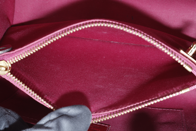 LOUIS VUITTON MONTAIGNE BB MAGENTA MONOGRAM VERNIS GOLD HARDWARE WITH STRAPS, LOCK & KEYS AND DUST COVER