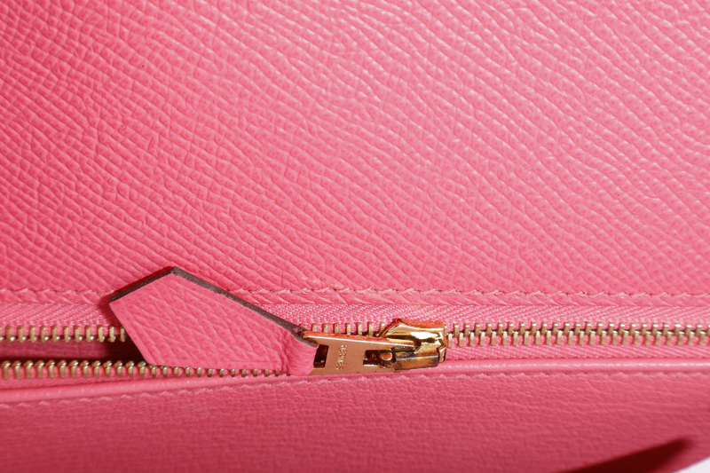 HERMES KELLY 25 HSS STAMP C (YEAR 2018) ROSE AZALEE, BLUE ELECTRIC EPSOM LEATHER, BRUSHED GOLD HARDWARE WITH STRAP, KEYS, LOCK AND DUST COVER