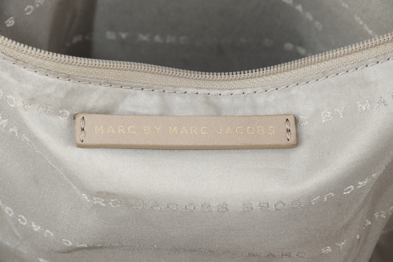 MARC JACOB TOTE BEIGE LARGE CALF LEATHER GOLD HARDWARE WITH DUST COVER