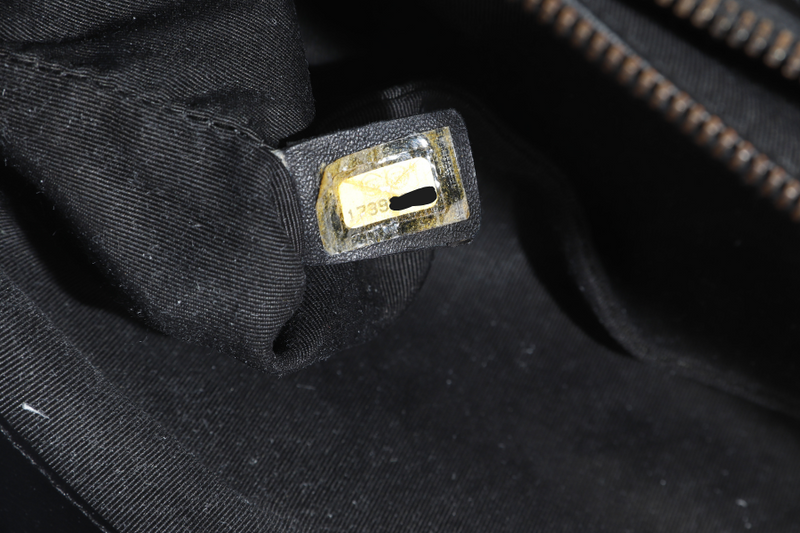 CHANEL QUILTED MATELASSE LAMBSKIN CC LOGO SHOULDER BAG GOLD HARDWARE (1739xxxx) NO DUST COVER