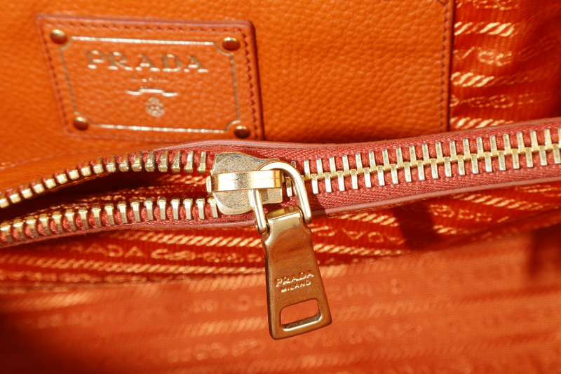 PRADA BN2579 VITELLO DAINO ZIP BAG ORANGE LEATHER GOLD HARDWARE WITH DUST COVER, LONG STRAPS AND CARD
