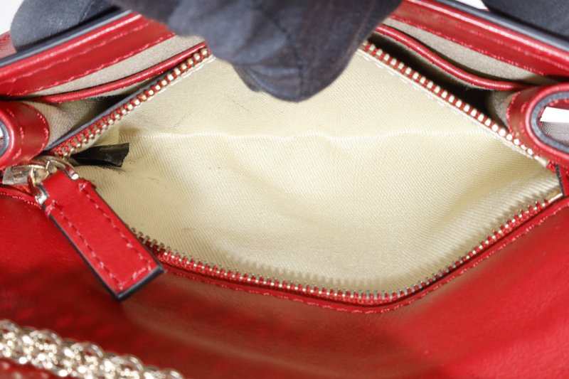 VALENTINO GARAVANI GLAM LOCK ROCKSTUD RED LEATHER GOLD HARDWARE WITH DUST COVER