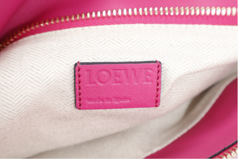 LOEWE PUZZLE EDGE FUSHIA MEDIUM CALFSKIN LEATHER GOLD HARDWARE WITH SLING AND DUST COVER