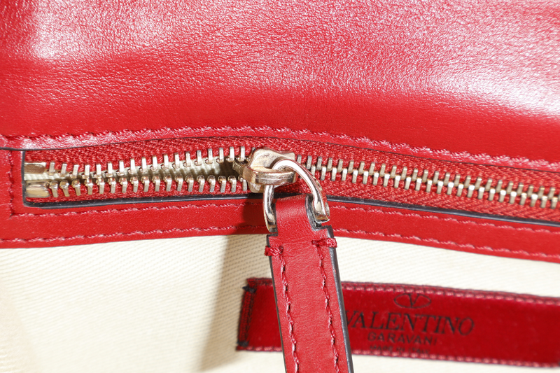 VALENTINO GARAVANI GLAM LOCK ROCKSTUD RED LEATHER GOLD HARDWARE WITH DUST COVER