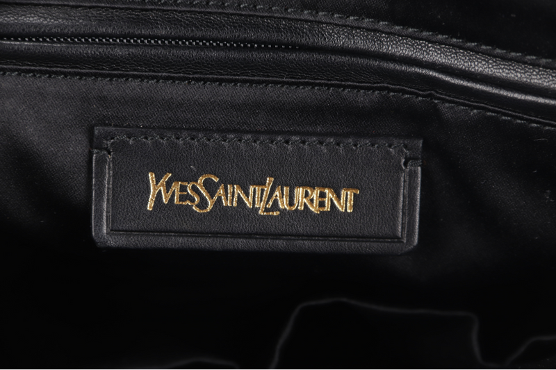 YVES SAINT LAURENT (YSL) MUSE BAG(156464 213317) LARGE RED LEATHER GOLD HARDWARE WITH DUST COVER, LOCK & KEYS