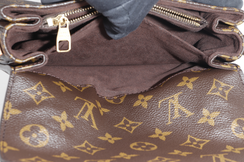 LOUIS VUITTON POCHETTE METIS (M46279) EAST WEST MONOGRAM WITH STRAPS, CHAIN, DUST COVER AND BOX