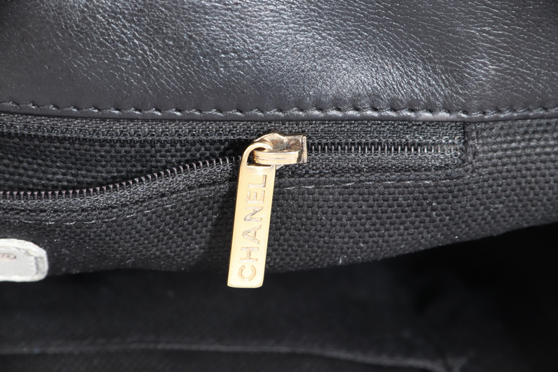 CHANEL RETRO CHAIN ACCORDIAN FLAP LARGE GREY LAMBSKIN LEATHER GOLD HARDWARE (1446xxxx) WITH DUST COVER
