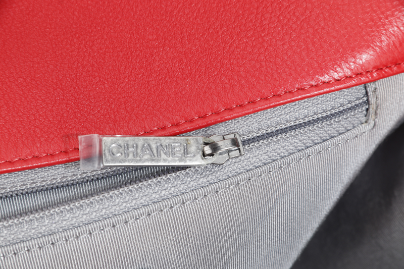 CHANEL LEBOY (1877xxxx) NEW MEDIUM RED ULTRA STITCH RUTHENIUM HARDWARE WITH CARD