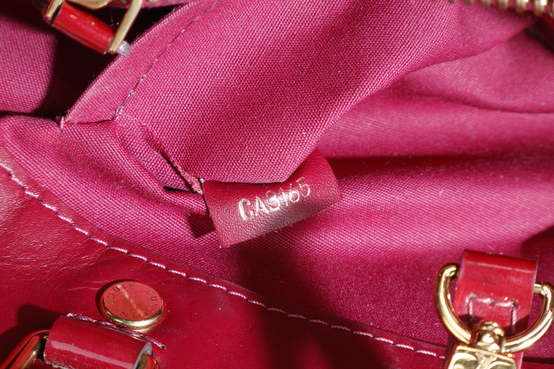 LOUIS VUITTON MONTAIGNE BB MAGENTA MONOGRAM VERNIS GOLD HARDWARE WITH STRAPS, LOCK & KEYS AND DUST COVER