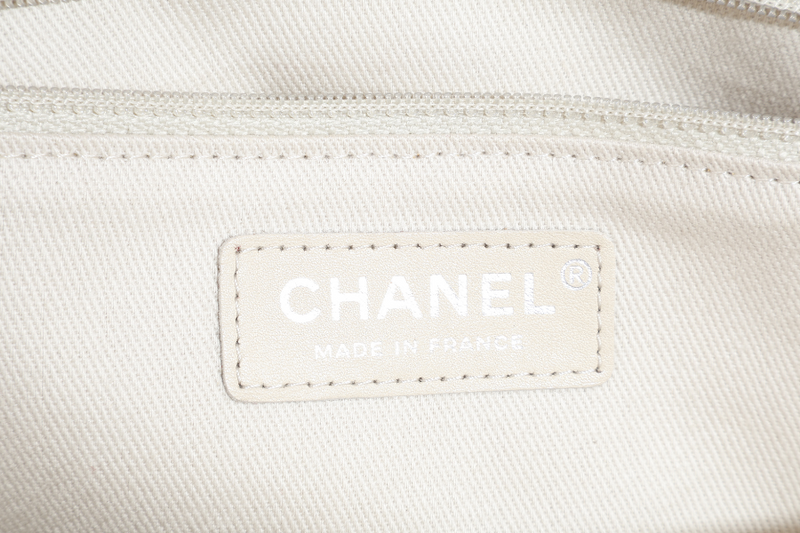 CHANEL HAMPTONS WILD STITCH DARK RED LEATHER FLAP BAG SILVER HARDWARE (1783xxxx) WITH CARD, DUST COVER AND BOX