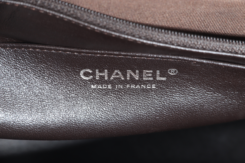 CHANEL CLASSIC FLAP MAXI SINGLE FLAP BROWN CAVIAR SILVER HARDWARE (1401xxxx) WITH CARD, DUST COVER AND BOX